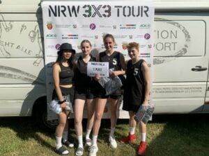 4ProblemsonCourt 10 DB 1