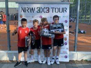 Underthelegs 2 11o 2